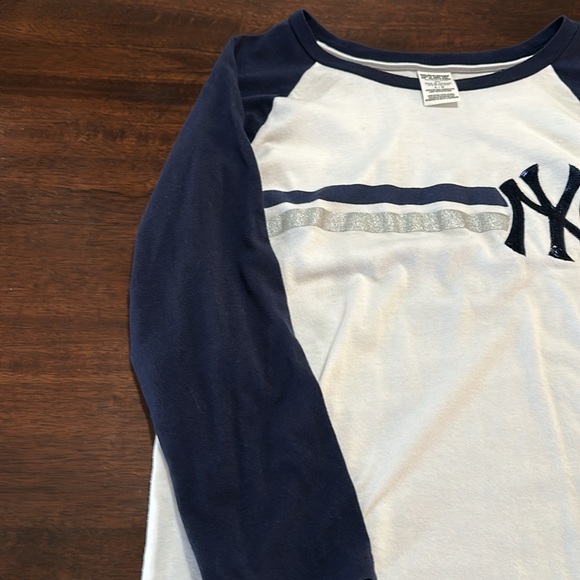 Pink Yankees 3/4 sleeve shirt - Picture 4 of 5